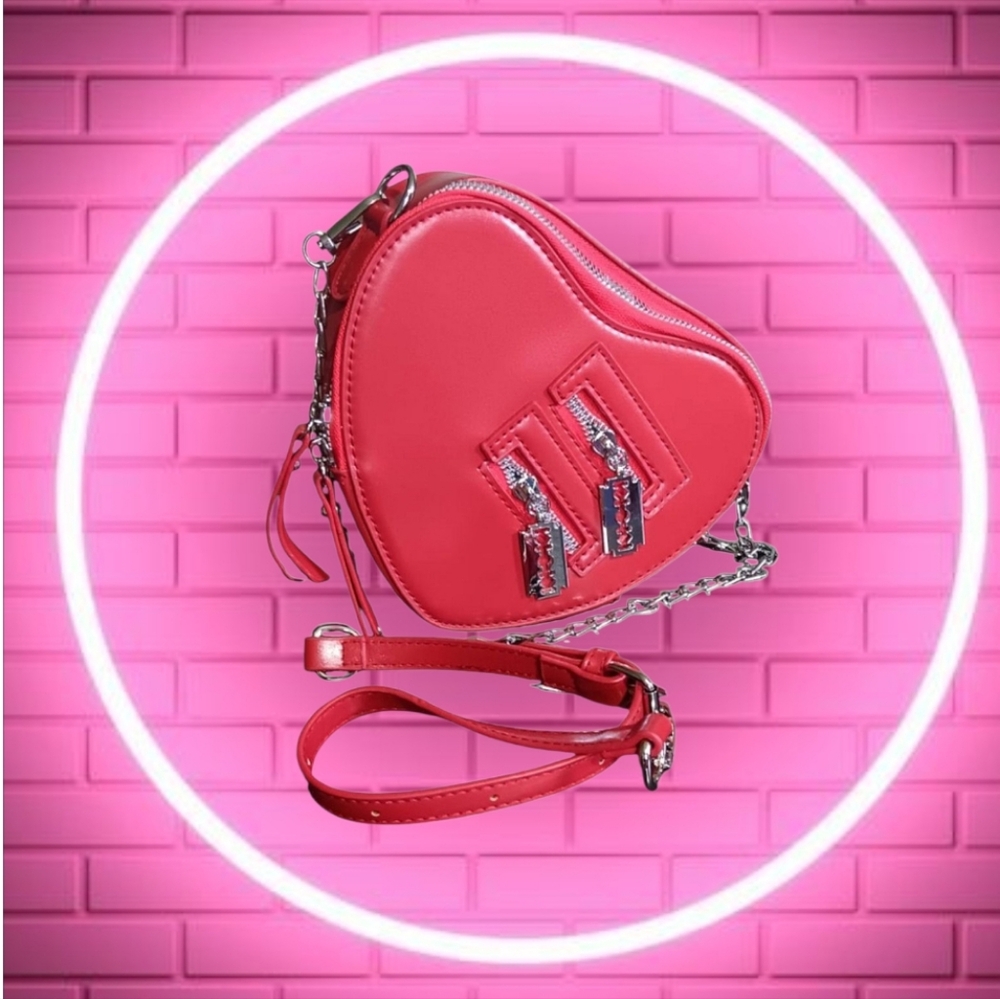 🛍 Heart Purse